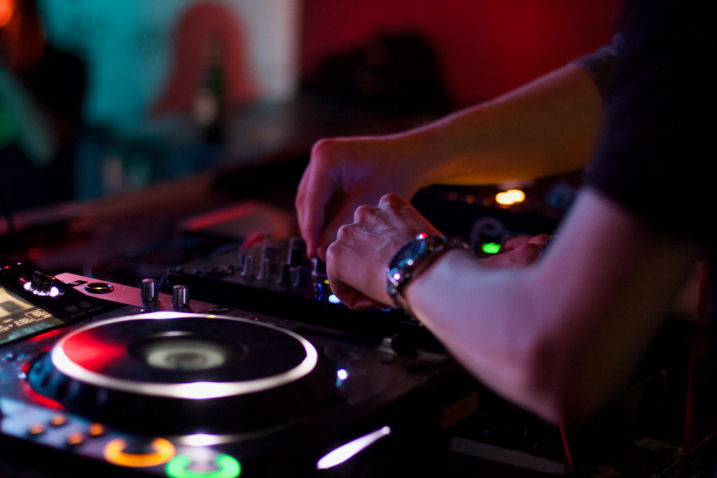 wp header logo 175.png